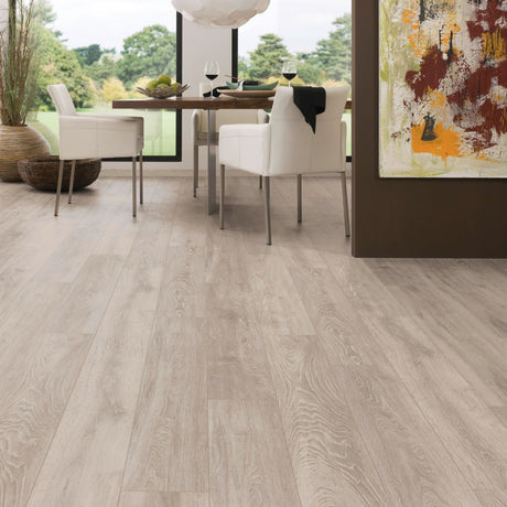 Austen Oak Laminate Flooring – 195mm Wide – 8mm Thick