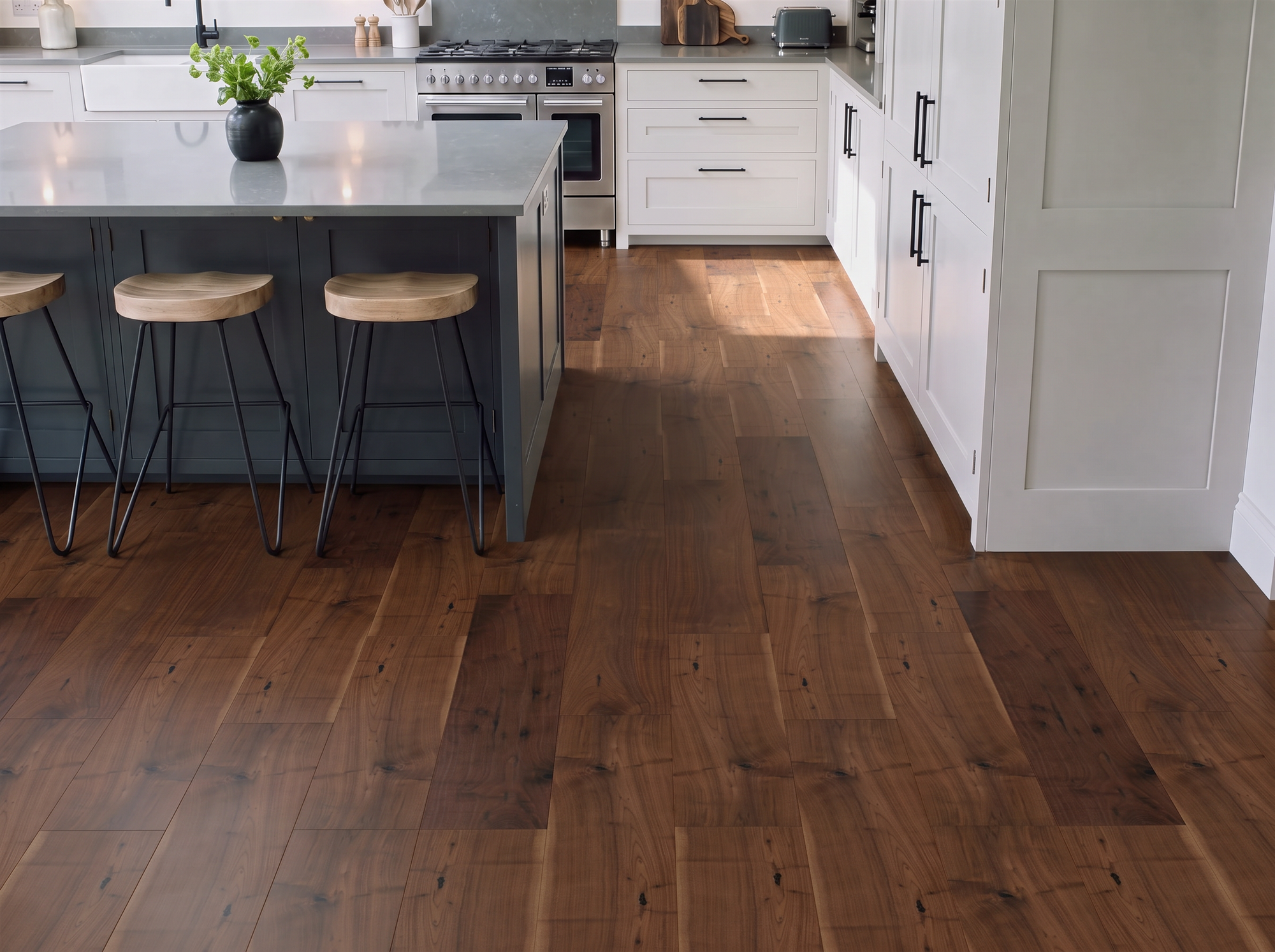 Wide American Walnut Engineered Wood Flooring – Smooth Lacquered – 190mm Wide – 18mm Thick
