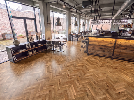 Brushed Oak Herringbone Parquet Engineered Wood Flooring – Brushed & Lacquered - 90mm Wide
