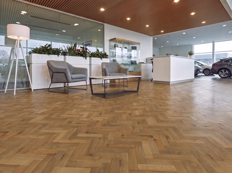 Como Oak Herringbone Parquet Engineered Wood Flooring – Brushed & Lacquered – 90mm Wide – 18mm Thick