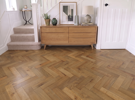Como Oak Herringbone Parquet Engineered Wood Flooring – Brushed & Lacquered – 90mm Wide – 18mm Thick